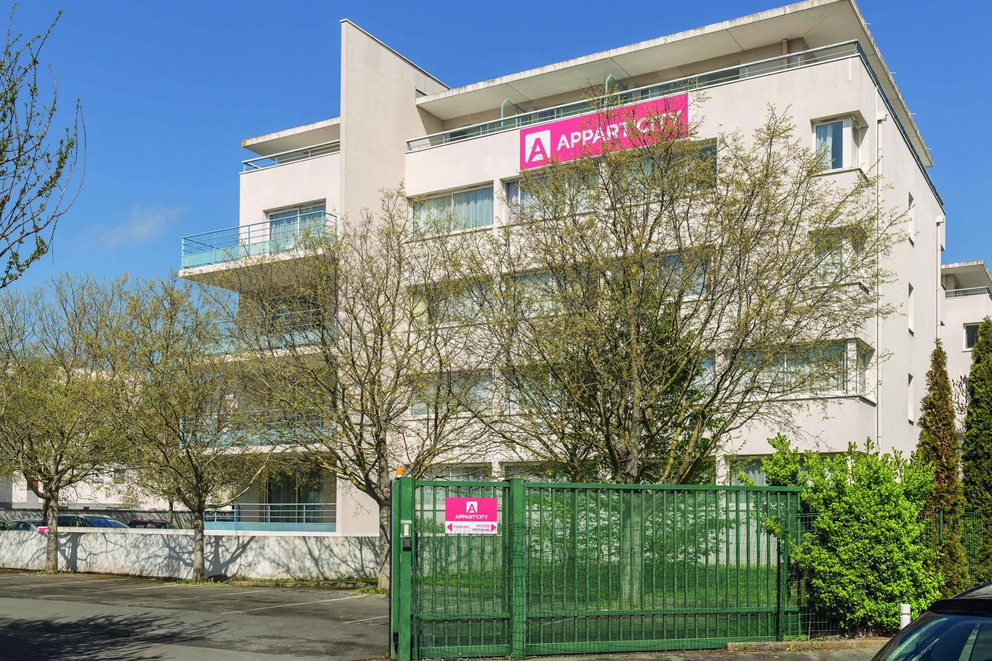 Appart'City Classic La Rochelle Centre Aparthotel Exterior photo